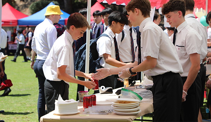 Yr9 Commerce Image1